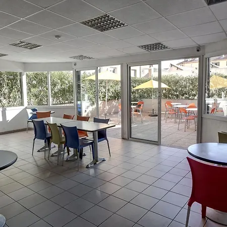 Neoresid - Résidence Vauban Apartahotel Niza