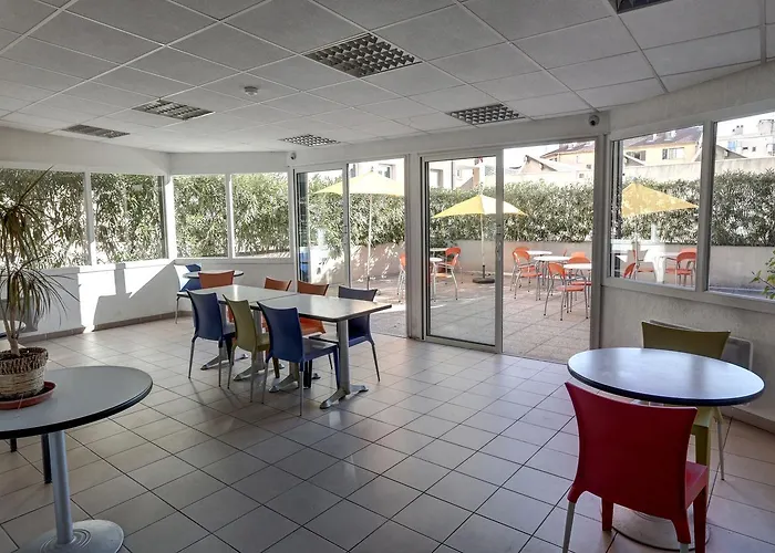 Neoresid - Résidence Vauban Apartahotel Niza